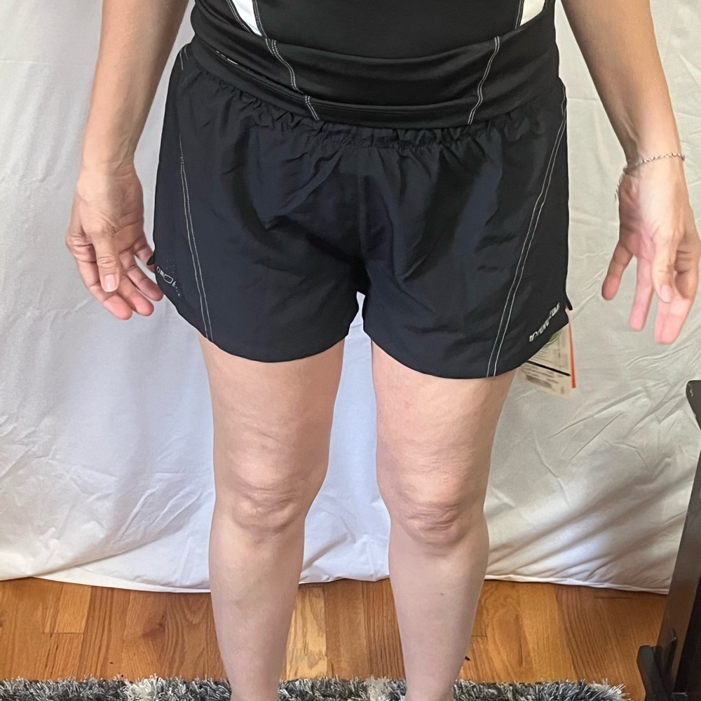 Pearl Izumi Women Infinity short  Sz Lg coolmax Zipper back pocket 3” inseam
